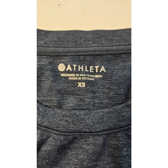 Athleta navy rounded hem revive performance top with thumb holes EUC running XS - Picture 6 of 8